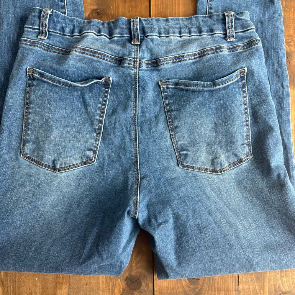No Boundaries Medium Wash Denim Skinny Jeans - Picture 5 of 8